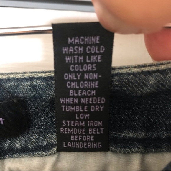 EUC Context Denim Mini Skirt/ Size 8/ Fastens with zipper and button in front - Picture 6 of 11